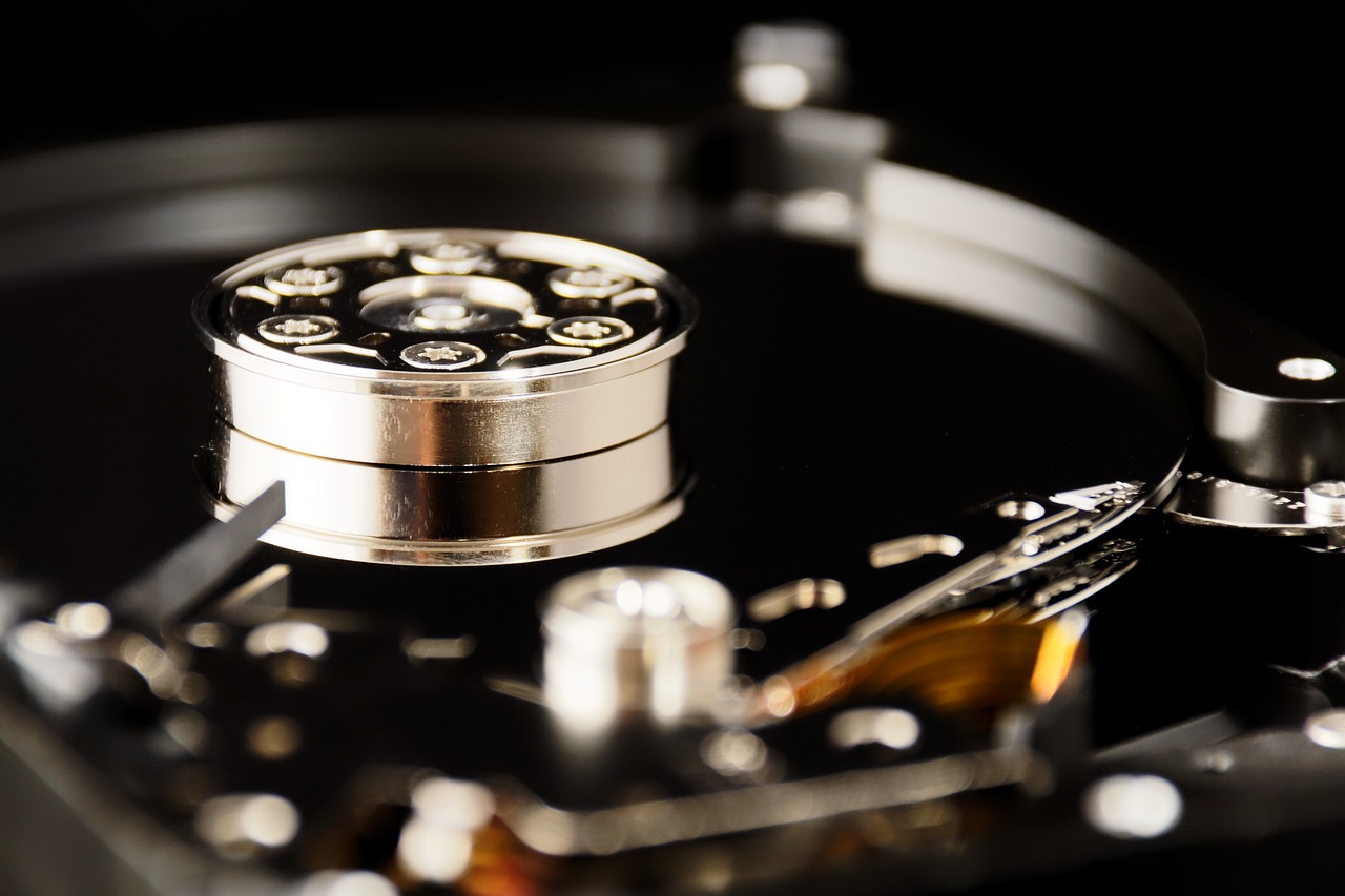 Logical volumes from several physical disks